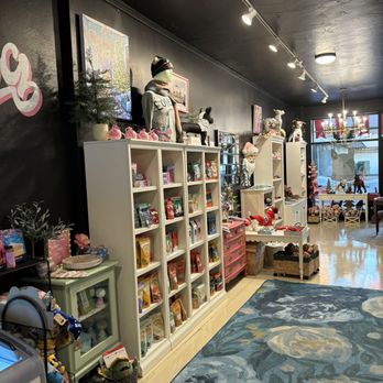 Mixed Mutt & Co - Ambiance! This store is so much fun to browse in! - Pet Stores Near Me - Independence, Missouri