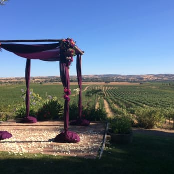Still Waters Vineyards - Wineries Near Me - Paso Robles, California Still Waters Vineyards - Wineries Near Me - Paso Robles, California