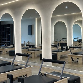 Curv'd Studio - Pilates Near Me - Glendale, California