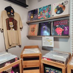 Carma Vinyl & Vibes - Records