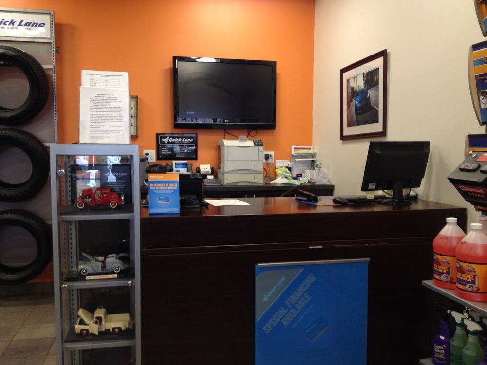 STONEHAM FORD 14 Photos & 77 Reviews Car Dealers 211 Main St