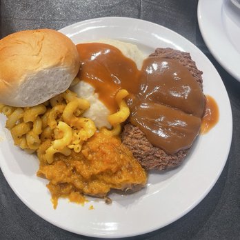 Redemption - "Chicken fried steak" aka Sam's Club maybe? Dry macaroni and flavorless mash. - American Near Me - Trussville, Alabama Redemption - "Chicken fried steak" aka Sam's Club maybe? Dry macaroni and flavorless mash. - American Near Me - Trussville, Alabama