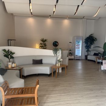 Float Restore - Front Lobby - Float Spa Near Me - Pasadena, California Float Restore - Front Lobby - Float Spa Near Me - Pasadena, California