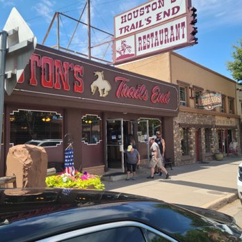 Houston's Trails End Restaurant - Front of restaurant. - American Near Me - Kanab, Utah