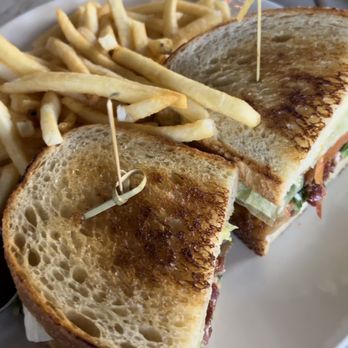 H Cafe - Mid sandwich - Breakfast & Brunch Near Me - Los Angeles, California