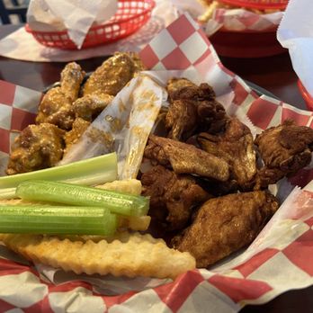 Jefferson's - Wings (Honey Mustard/Spicy Garlic) - Burgers Near Me - Cedartown, Georgia Jefferson's - Wings (Honey Mustard/Spicy Garlic) - Burgers Near Me - Cedartown, Georgia