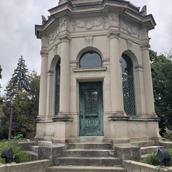 Glos Memorial Park - Mausoleum - Parks Near Me - Elmhurst, Illinois Glos Memorial Park - Mausoleum - Parks Near Me - Elmhurst, Illinois