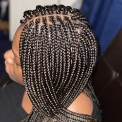 Exquisite Rootz - Box Braids (side view)