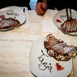 Waffel Dream - Optisch nett, geschmacklich ok aber leider kalt und die Waffel zu fest