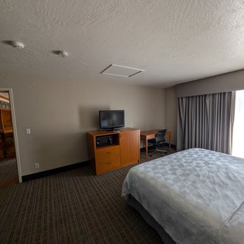 Holiday Inn The Lodge at Big Bear Lake - room 316 - Big Bear, CA