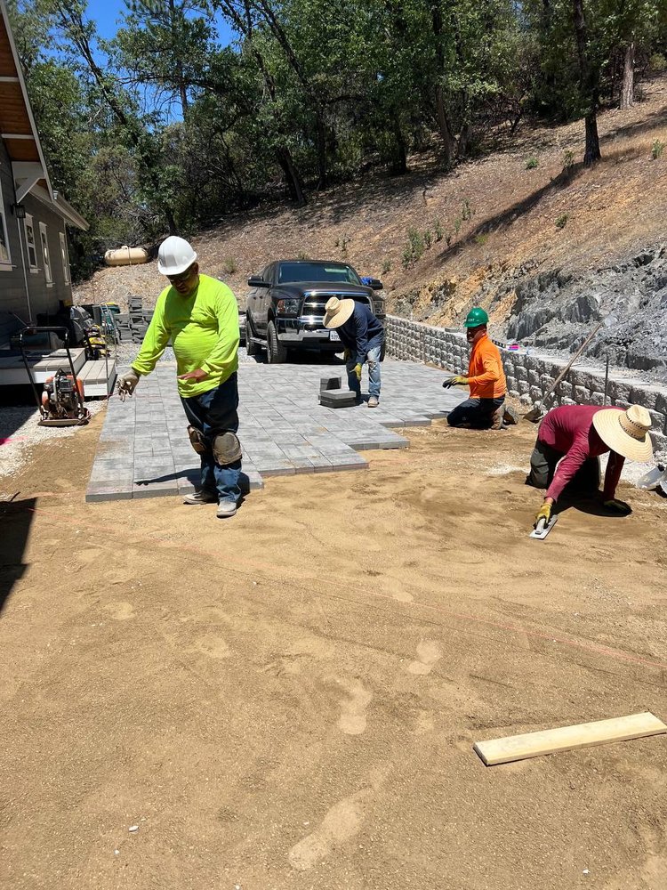 Slide of R and G Construction and  Engineering