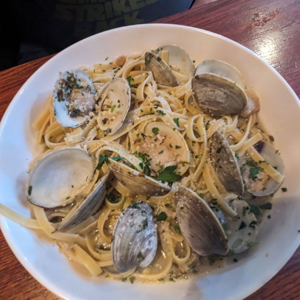 200 Main - Linguine with Clam Sauce - Cocktail Bars Near Me - Tonawanda, New York 200 Main - Linguine with Clam Sauce - Cocktail Bars Near Me - Tonawanda, New York