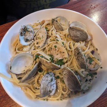 200 Main - Linguine with Clam Sauce - Cocktail Bars Near Me - Tonawanda, New York