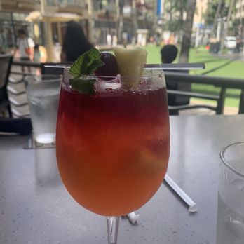 Yard House - Sunset sangria - New American Near Me - Honolulu, Hawaii