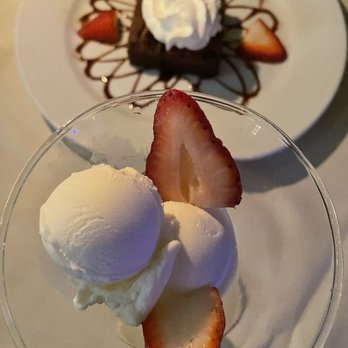 Il Luogo - Brownie and gelato - Italian Near Me - Lynbrook, New York