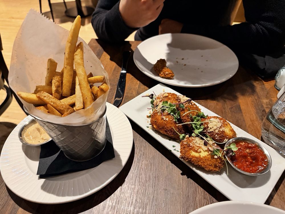 Social spots from The Mustang Club