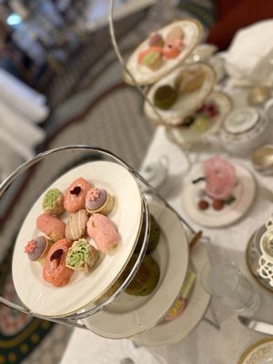 Willard Peacock Alley Tea by null