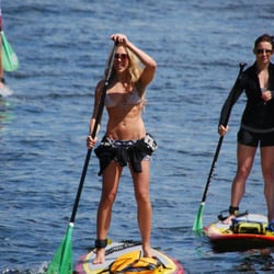 By Land and Sea Stand Up Paddle - Goldie of Goldieyoga showing off her amazing abs during a girls SUP day :)