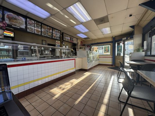 Mom's Donuts & Chinese Food to Go by null