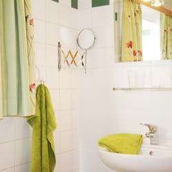 Gästehaus Landgraf - Neu gestaltetes Badezimmer im Gästehaus Landgraf