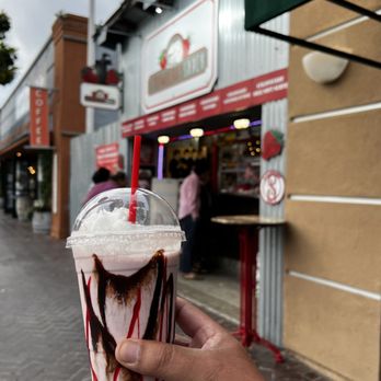 Strawberry Shack - Shake (Strawberry w/Chocolate drip) - Desserts Near Me - Carlsbad, California Strawberry Shack - Shake (Strawberry w/Chocolate drip) - Desserts Near Me - Carlsbad, California