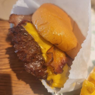Shake Shack Round Rock by null