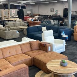 Wallaroo's Furniture and Mattresses