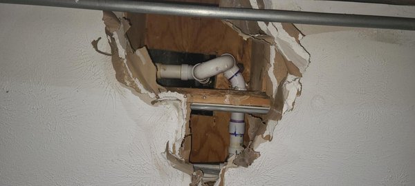 Renners Plumbing Service Logo