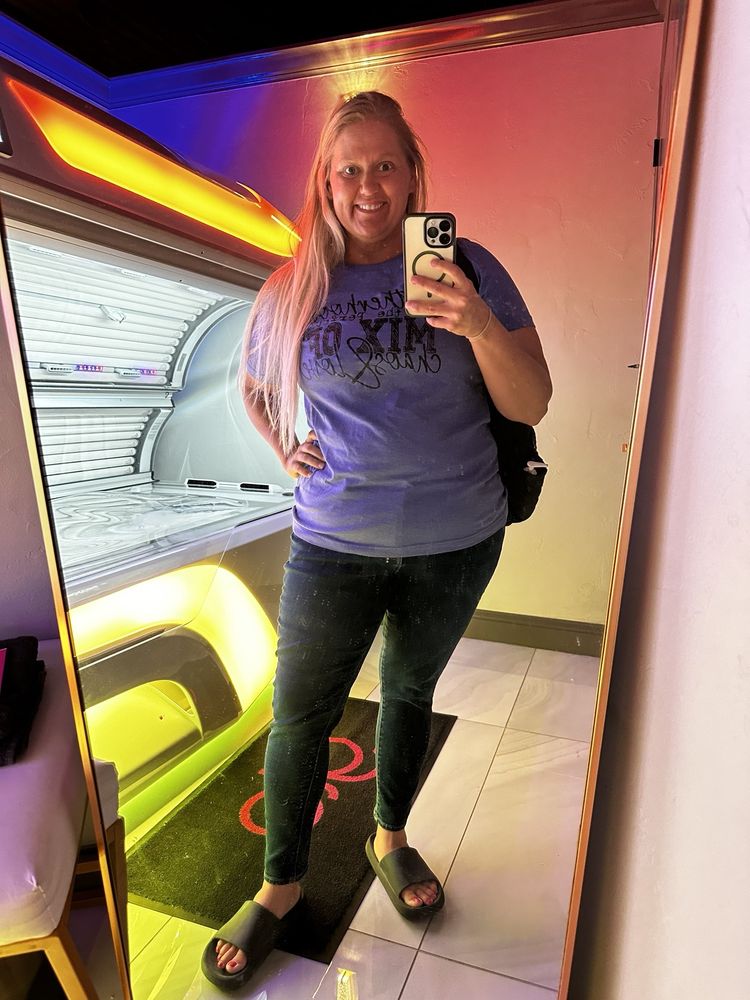 GLO TANNING Updated July 2024 2015 W Broadway St, Ardmore, Oklahoma