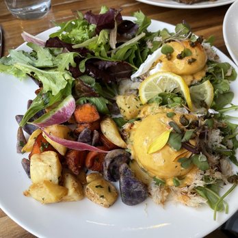 Lapisara Eatery - Dungeness Crab Benedict - Breakfast & Brunch Near Me - San Francisco, California