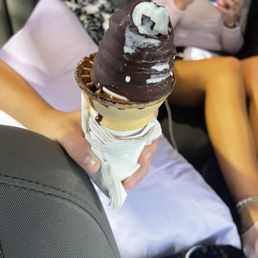 "Medium" dipped cone "Medium" dipped cone