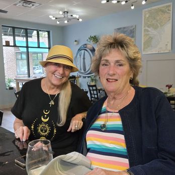Locals Raw Bar - First time here, Yummy, Karen from Lady s Island, im from Lonch Beach Ca. - Sushi Bars Near Me - Beaufort, South Carolina