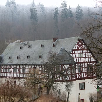 Eichelbacher Hof - Eichelbacher Hof im März bei Rauhreif - German Near Me - Weilrod, HE Eichelbacher Hof - Eichelbacher Hof im März bei Rauhreif - German Near Me - Weilrod, HE