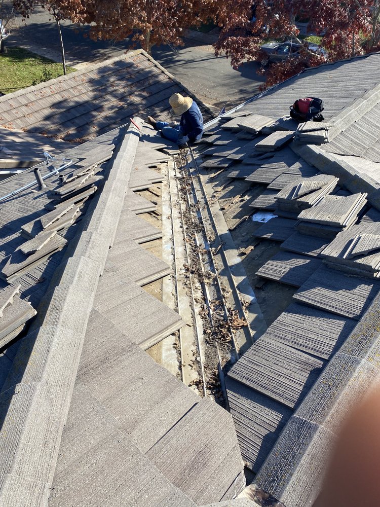 Slide of Kora Roofing