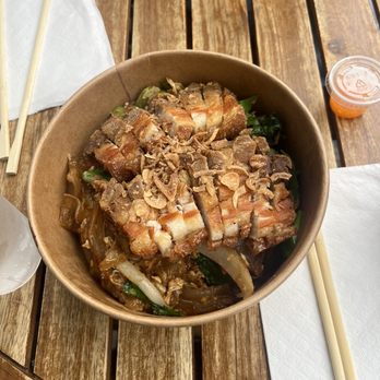 Unchai Thai Restaurant - Crispy pork pad see yew - Thai Near Me - Vancouver, British Columbia