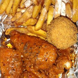 NESSA'S TRAP FOODZ - Dipped Catfish Nuggets Basket