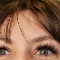 Cosmic Lash Studio - Hybrid lashes