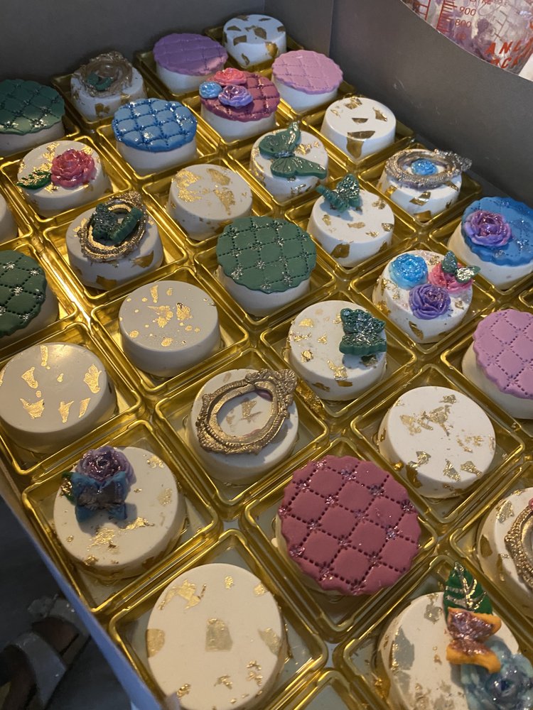 NikkiChellz Decor