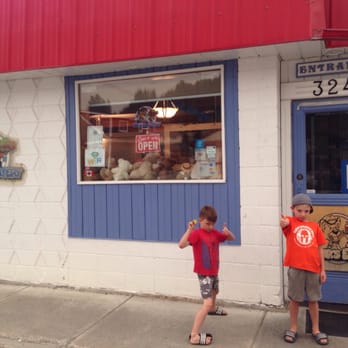 Bear's Eatery - American Near Me - Kimberley, British Columbia Bear's Eatery - American Near Me - Kimberley, British Columbia
