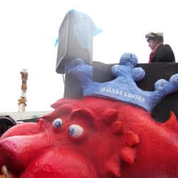 Düsseldorfer Karneval - Nicht traurig sein, der Regen geht vorbei
