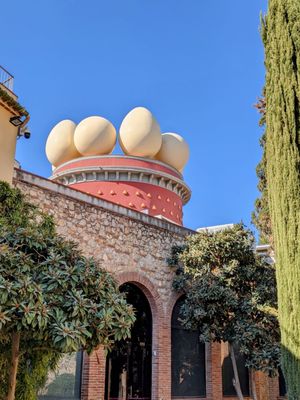 Dalí Theatre-Museum by null