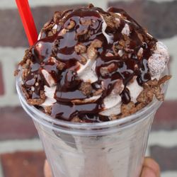 Hewlett Station Yogurt - Cookies and cream, coco pebbles and brownies IG:Nyc_cheatdayking