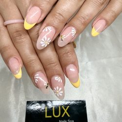Lux Nails Spa