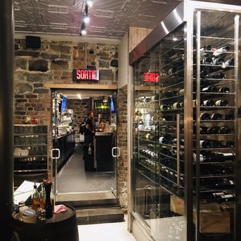 Sapristi - Hall to bar - Italian Near Me - Quebec City, Quebec