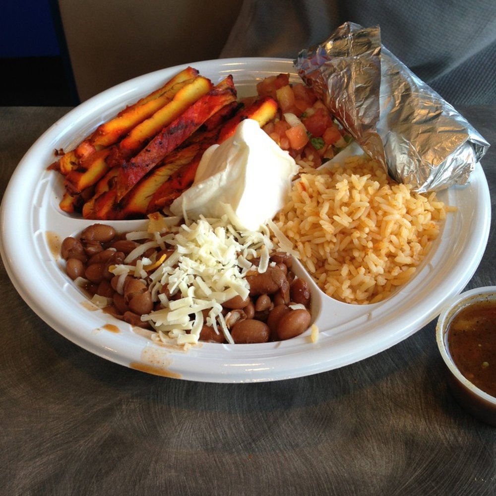Piñatas Mexican Grill - Chicken fajita - Mexican Near Me - Bethpage, New York Piñatas Mexican Grill - Chicken fajita - Mexican Near Me - Bethpage, New York