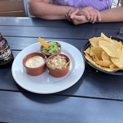 Julio’s Cantina - Dip sampler and a Modelo