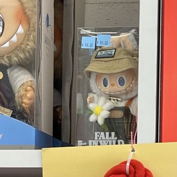 Maneki Neko - Labubu Fall In Wild - Toy Stores Near Me - Los Angeles, California