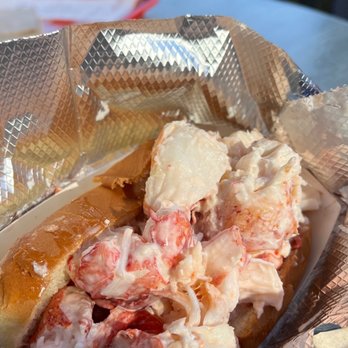 James Hook & Co - Regular Lobster Roll with Mayo - Seafood Near Me - Boston, Massachusetts James Hook & Co - Regular Lobster Roll with Mayo - Seafood Near Me - Boston, Massachusetts