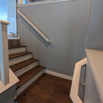Golden State Floors - Middle landing in the stairs - Flooring Near Me - Anaheim, California Golden State Floors - Middle landing in the stairs - Flooring Near Me - Anaheim, California