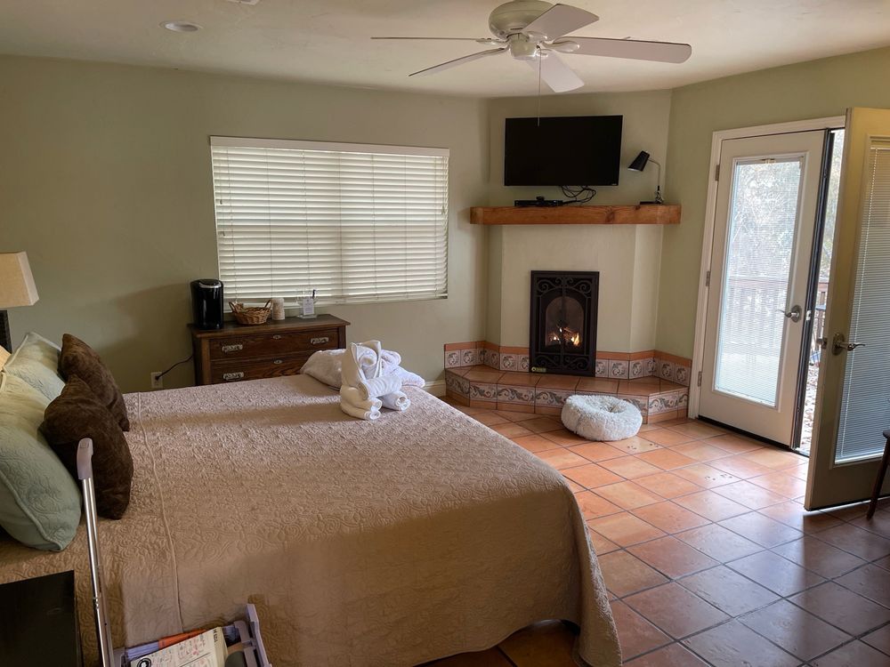 QUEEN’S INN BY THE RIVER - Updated February 2026 - 111 Photos & 93 ...